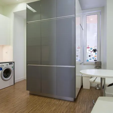 Apartment Downtown Brown By Homing