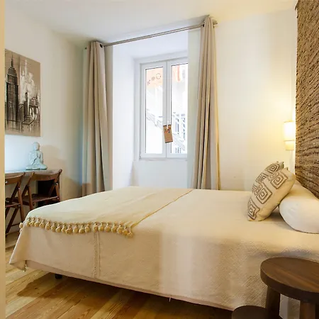 Apartment Downtown Brown By Homing *