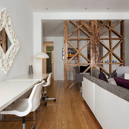 Downtown Brown By Homing Apartment *
