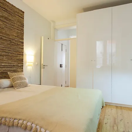 Apartment Downtown Brown By Homing *